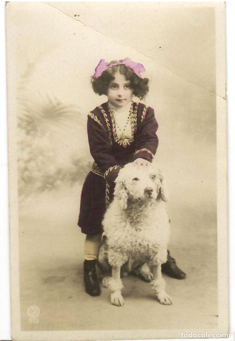 Postcards: Postal. Ni&ntilde;a con Perro. escrita. Vell i Bell