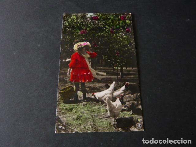 Postales: NI&Ntilde;A CON GALLINAS POSTAL - Foto 1