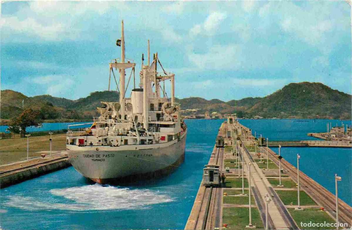 Cartes Postales: Bateaux - Navire de commerce - Barco de la flota mercante gran colombiana saliendo de las esclusas d