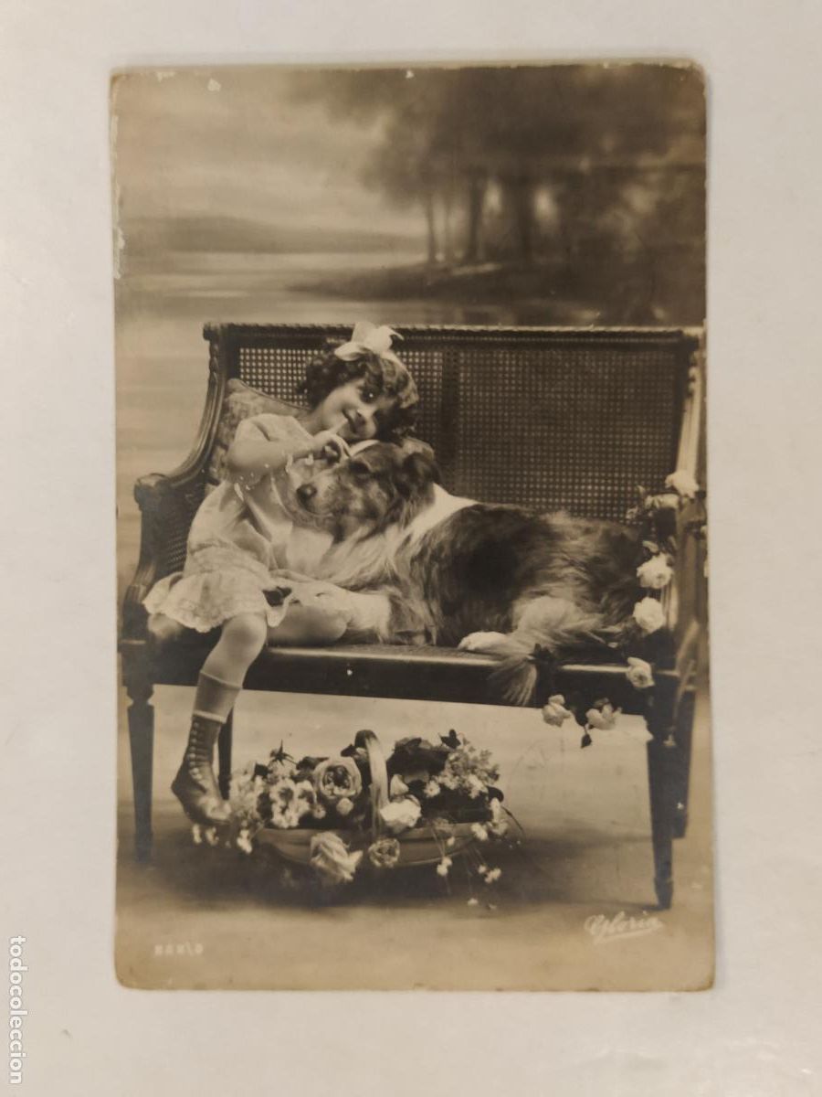 Postcards: LA NI&Ntilde;A Y EL PERRO - FOTOGRAFICA - POSTAL ANTIGUA -(115.181)