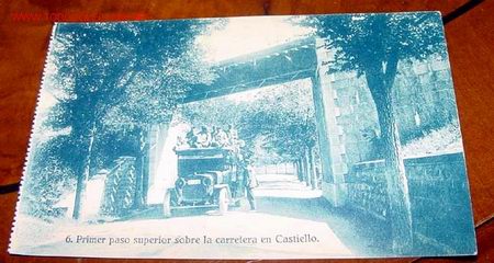 Cartes Postales: ANTIGUA POSTAL DEL FERROCARRIL DE ARAGON - PRIMER PASO SUPERIOR SOBRE LA CARRETERA EN CASTIELLO