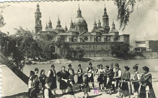 Postales: ZARAGOZA. A ORILLAS DEL EBRO Y EL PILAR. - Foto 1