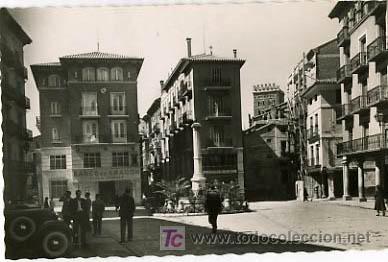 Postales: TERUEL,   PLAZA  DE CARLOS CASTEL,              P14388 - Foto 1