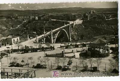 Postales: TERUEL,  GLORIETA DE GALAN Y CASTILLO Y VIADUCTO,                 P14400 - Foto 1