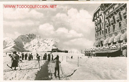 Postales: BENASQUE-LUCHON. SUPERBAGN&Egrave;RES. DEVANT LH&Ocirc;TEL. - Foto 1