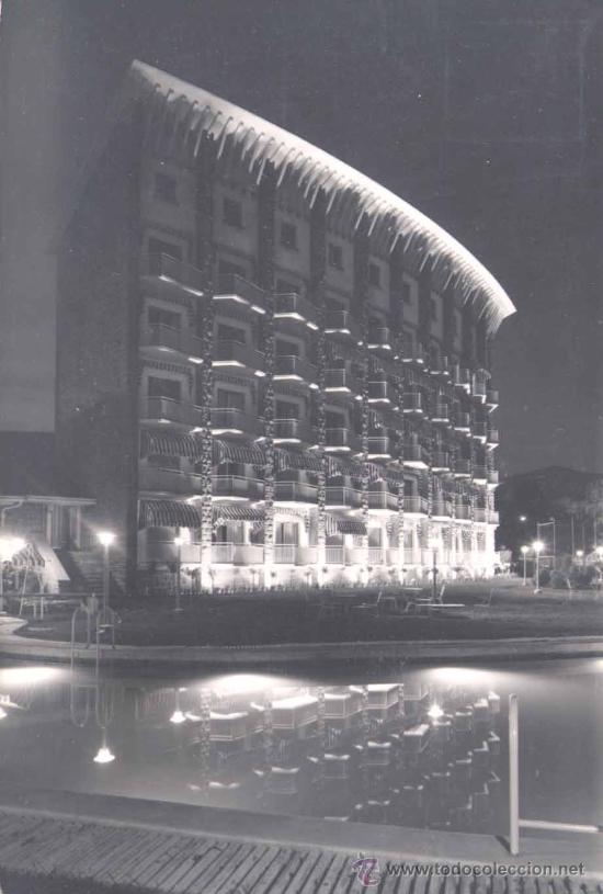 Postales: JACA(HUESCA).- GRAN HOTEL.ASPECTO NOCTURNO