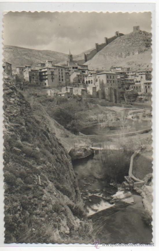 Postales: TARJETA POSTAL DE ALBARRACIN VISTA PARCIAL Y RIO GUADALAVIAR TERUEL