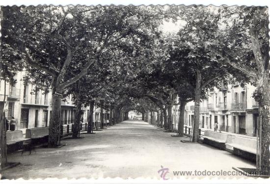 Postales: TARJETA POSTAL DE BARBASTRO PASEO DEL GENERALISIMO HUESCA - Foto 1