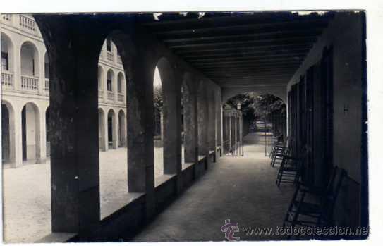 Postales: Balneario de Panticosa ? Postal fotogr&aacute;fica. Sin circular. Una galeria. Reverso franc&eacute;s.