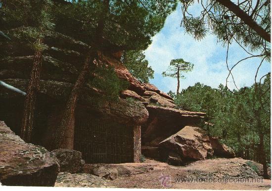 Postales: buena postal de albarracin vista panoramica del pinar con pintiras rupestres
