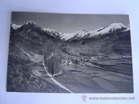 Postales: Interesante postal de Panticosa vista general ,al fondo la escuelillas