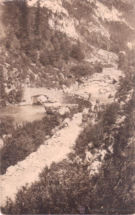 Postales: Los Exploradores de Espa&ntilde;a. Tropa de Zaragoza. N&uacute;m. 7. A orillas del Ara. El puente nuevo