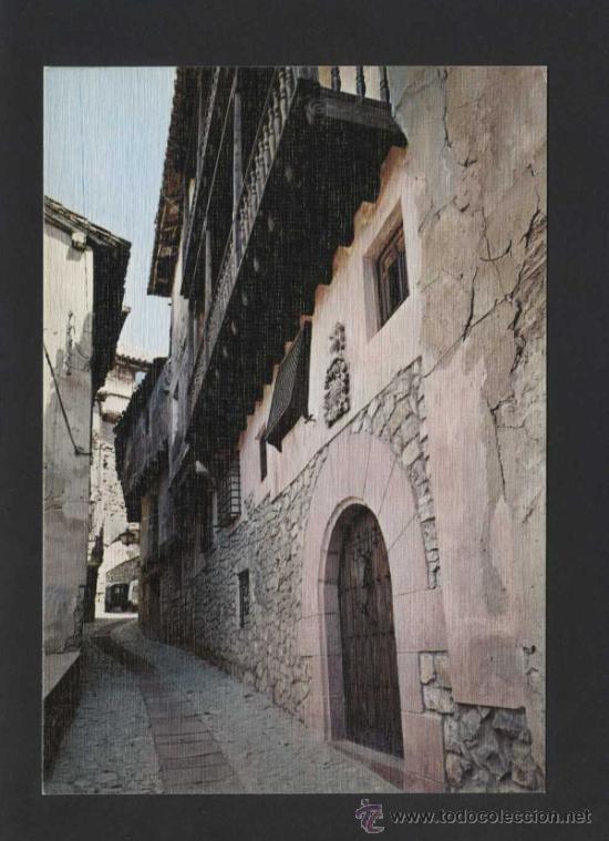Postales: Albarrac&iacute;n *Calle Portal...* Ed. Arribas n&ordm; 14. Gofrada. Nueva.