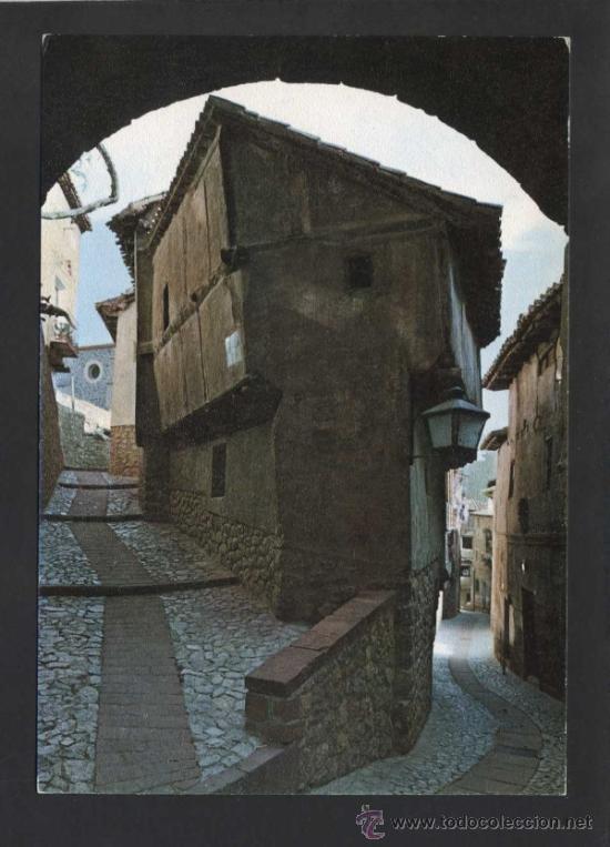 Postales: Albarrac&iacute;n *Arco del Portal...* Ed. Sicilia n&ordm; 7. Gofrada. Nueva.