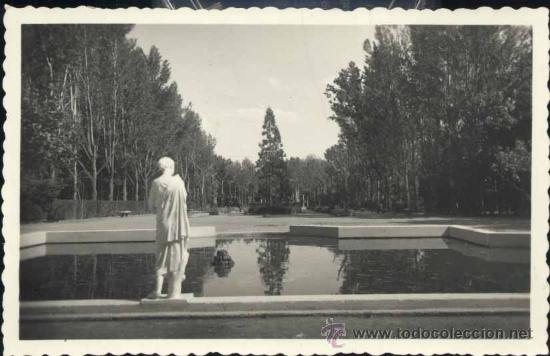 Postales: HUESCA.- PARQUE, ESTANQUE Y PASEO CENTRAL
