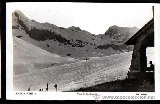 Postales: Candanch&uacute;. 8. Pistas de Candanch&uacute;. Ed. Arribas. No circulada.