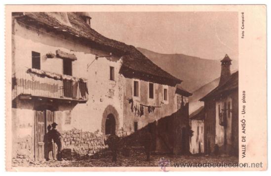 Postales: Postal del Valle de Ans&oacute;. Una plaza. Foto Compair&eacute;. 6