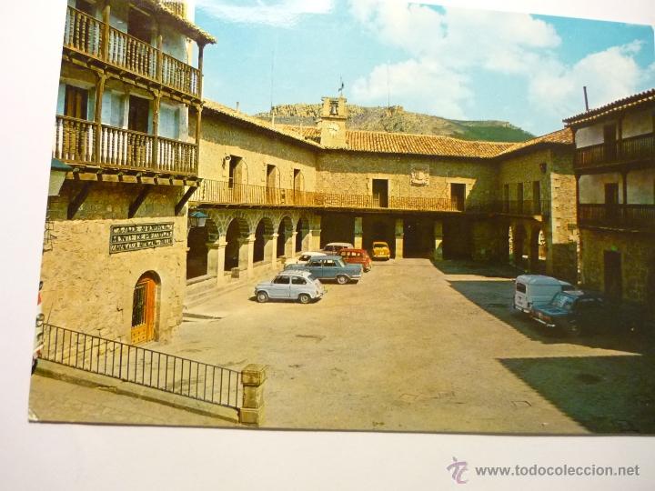 Postales: POSTAL ALBARRACIN -PL.DEL CAUDILLO Y AYUNTAMIENTO-COCHES SEAT