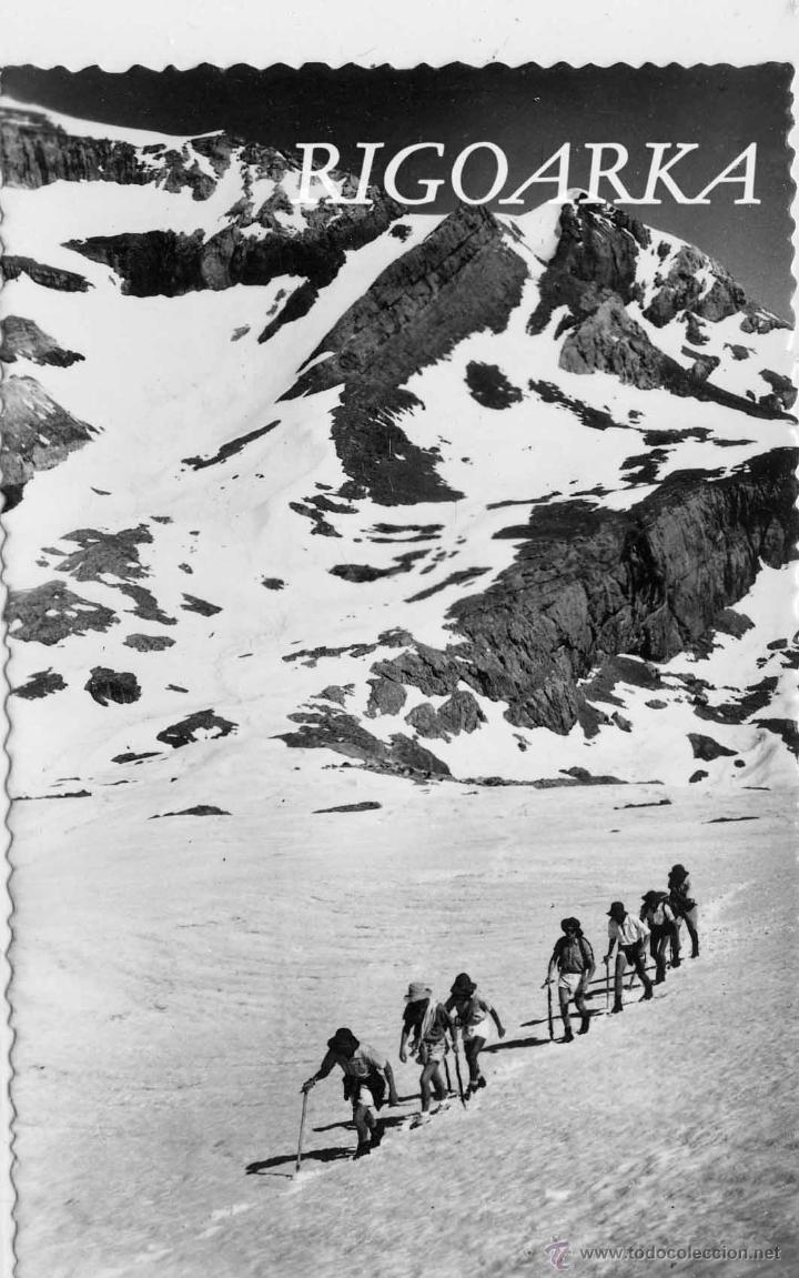 Postales: PARQUE NACIONAL DE ORDESA.- EN RUTA HACIA EL CASCO, AL FONDO MONTE PERDIDO
