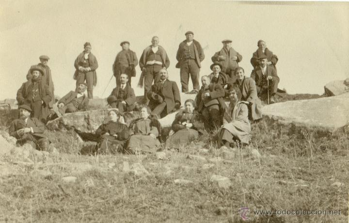 Postcards: GRUPO DE PERSONAS A IDENTIFICAR. PUEDE SER ZARAGOZA O ALGUNA POBLACI&Oacute;N DE ESA PROVINCIA. HACIA 1900.