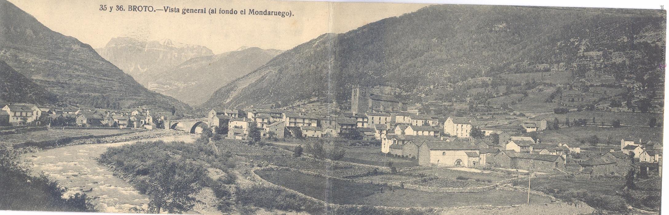 Postais: POSTAL DOBLE. 35 Y 36.- BROTO.- VISTA GENERAL (AL FONDO EL MONDARUEGO). CLICH&Eacute;S ARRIBAS.