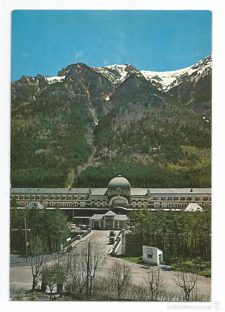 Postales: CANFRANC .- ESTACION INTERNACIONAL AL FONDO LA ROCA .- EDI. IND. PAPELERA N&ordm; 16