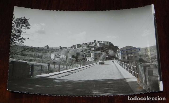 Postkarten: FOTO POSTAL DE AINSA, VISTA GENERAL Y PUENTE, ED. SICILIA, N&ordm; 4. NO CIRCULADA, ESCRITA.
