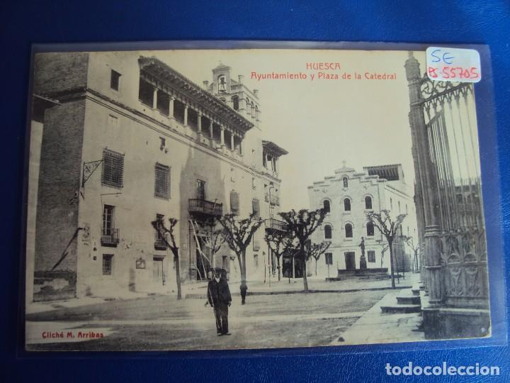 Postcards: (PS-55705)POSTAL DE HUESCA-AYUNTAMIENTO Y PLAZA DE LA CARTEDRAL