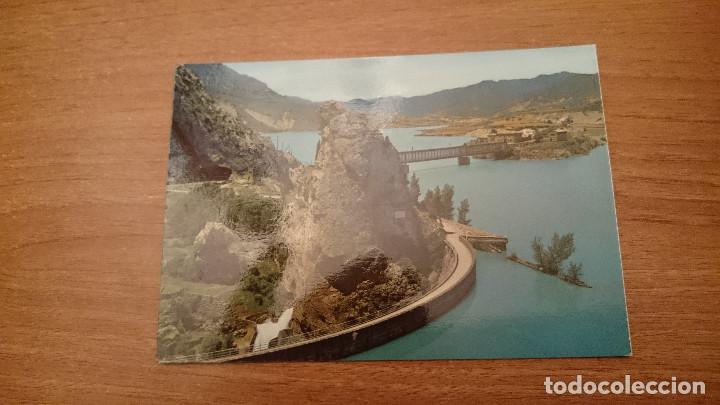 Postkarten: POSTAL PANTANO DE LA PE&Ntilde;A VISTA PANORAMICA Y CARRETERA A FRANCIA SIN CIRCULAR