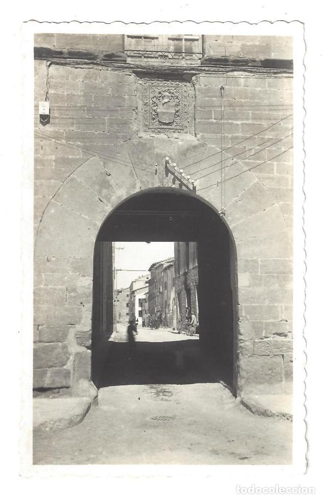 Postales: AYERBE.- N&ordm; 12, PORTAL DEL PALACIO DEL MARQU&Eacute;S DE AYERBE, ED. DARVI. HUESCA- SIN CIRCULAR
