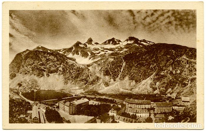 Postales: 3. Vista general con el picode Argualas. Balneario de Panticosa (Huesca). Circulada en 1945