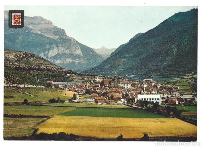 Postales: PIRINEO ARAGON&Eacute;S. HECHO.- N&ordm; 1676, VISTA GENERAL Y PE&Ntilde;A FORCADA. ESCUDO DE ORO. HUESCA- SIN CIRCULAR
