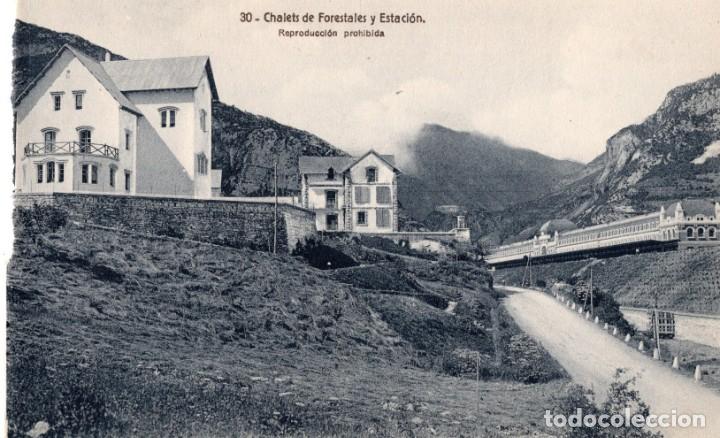 Postales: ara&ntilde;ones. 30 chalets de forestales y estaci&oacute;n