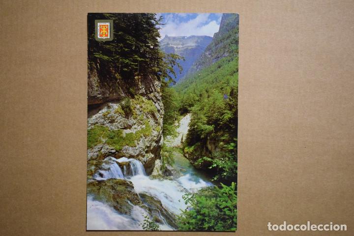 Postales: Parque nacional de ordesa. Estrecho de Arazas, al fondo Pico de Salazons. escudo de oro 418 Nueva