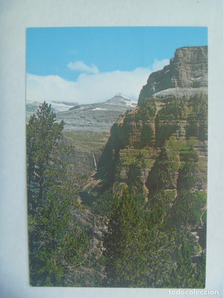 Postales: POSTAL DEL PARQUE NACIONAL DE ORDESA, PIRINEO ARAGONES: CASCADA DE COTATUERO Y EL CASCO AL FONDO