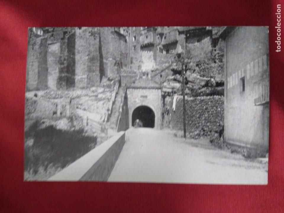 Postales: Albarrac&iacute;n T&uacute;nel de la carretera . Cartela pegada en el reverso.