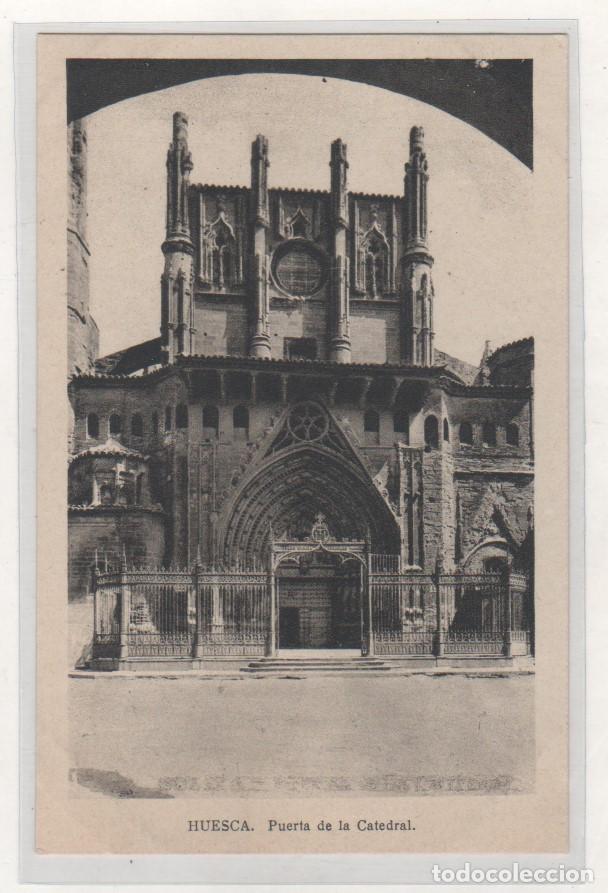 Postales: Huesca. Puerta de la Catedral. Ediciones M. Arrbias. Sin circular. - Foto 1