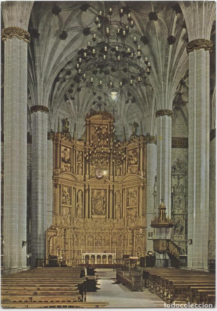 Postales: N&ordm; 1-BARBASTRO. Interior de la catedral y Altar Mayor. Sin circular. EDICIONES SICILIA