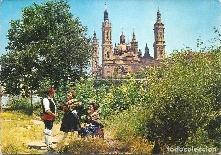 Postales: [POSTAL] Grupo regional y Bas&iacute;lica del Pilar. Zaragoza.(sin circular)