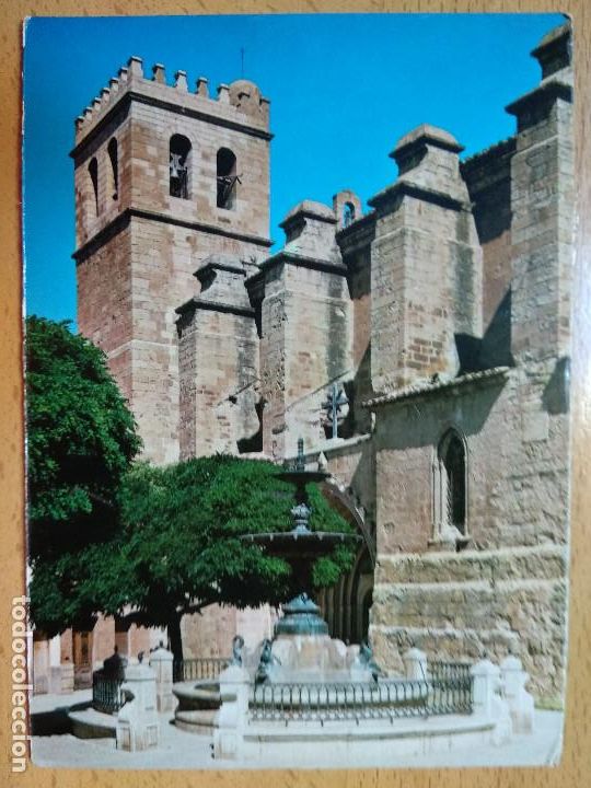 Postales: MORA DE RUBIELOS.- PLAZA DE LA IGLESIA Y FUENTE.-EDICIONES ARRIBAS N&ordm; 7