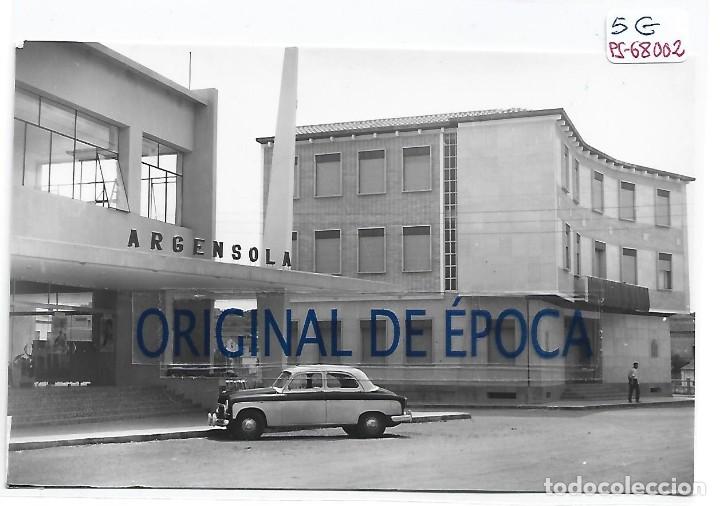 Postales: (PS-68002)POSTAL DE BARBASTRO-CASA SINDICAL Y CINE ARGESOLA.EDICIONES PARIS