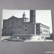 Postales: FOTOGRAFÍA TAMAÑO POSTAL DE LA TORRE INCLINADA DE LA CATEDRAL DE SANTIAGO DE COMPOSTELA. AÑOS 50
