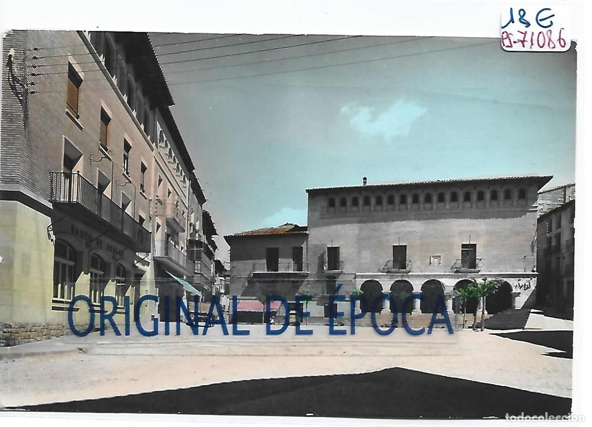 Cartes Postales: (PS-71086)POSTAL DE MONZON-PLAZA DE LOS MARTIRES Y AYUNTAMIENTO.EDICIONES SICILIA