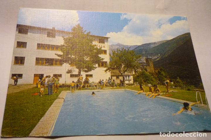Cartes Postales: POSTAL TORLA-HOTEL NI&Ntilde;AMALA PISCINA AL FONDO IGLESIA MONDANIEGO CIRCULADA CM