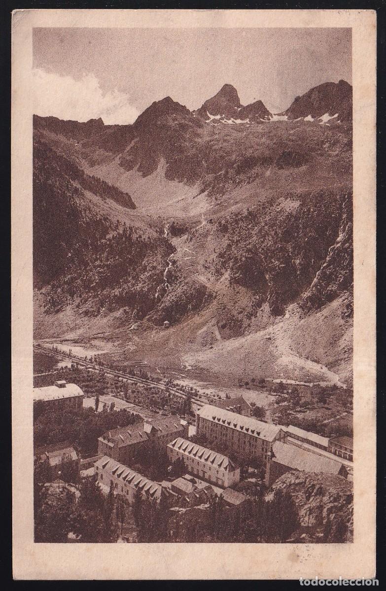Postales: Balneario de Panticosa. *Vista general con el pico de Argualas* Circulada.