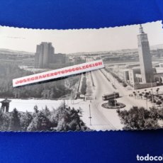 Postales: ZARAGOZA - FERIA DE MUESTRAS Y PASEO ISABEL LA CATÓLICA AÑO 1959