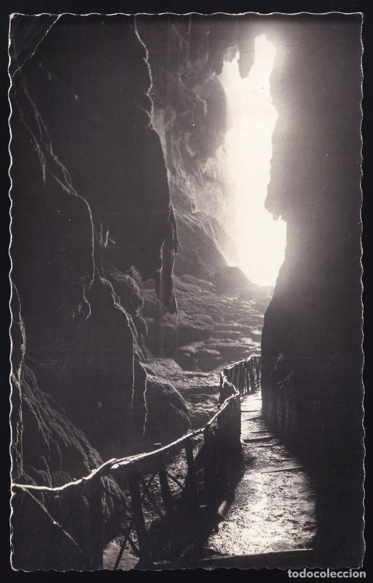 Postales: Monasterio de Piedra. *Gruta de la Cola del Caballo* Circulada Monasterio 1958.