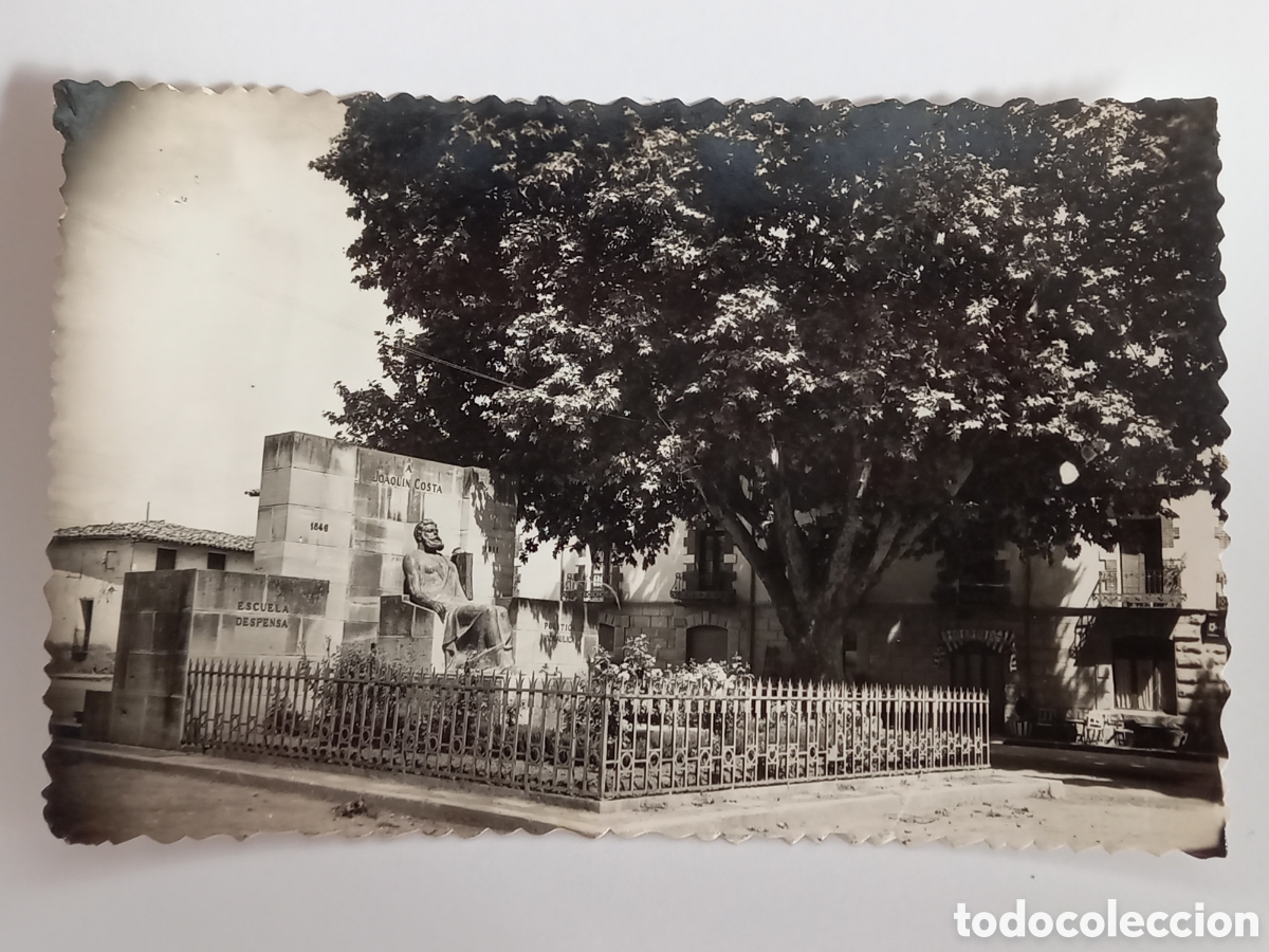 Postales: Postal GRAUS. Monumento a D. Joaqu&iacute;n Costa - Foto 1