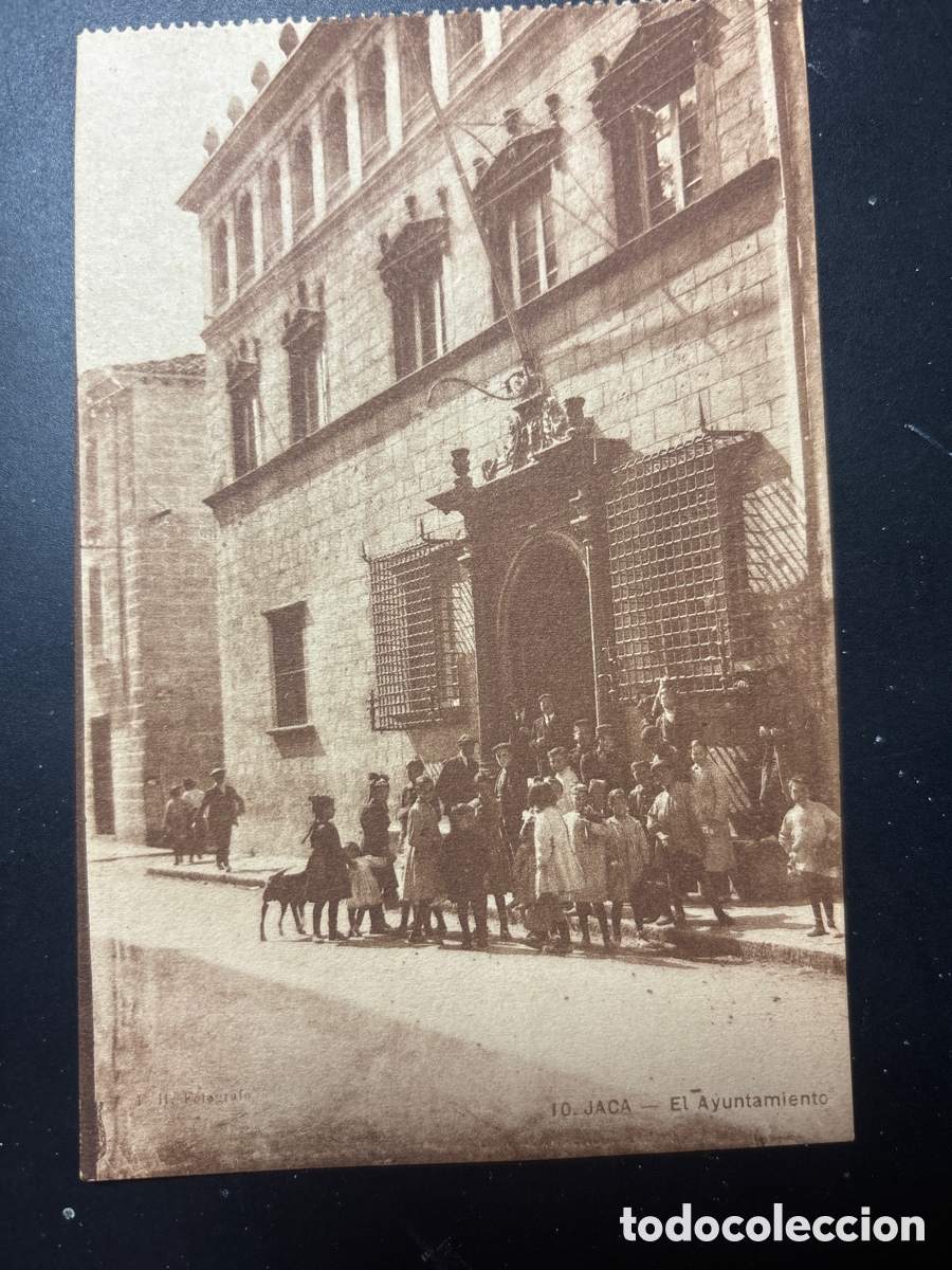 Postales: Antigua postal. Jaca. El Ayuntamiento. - Foto 2