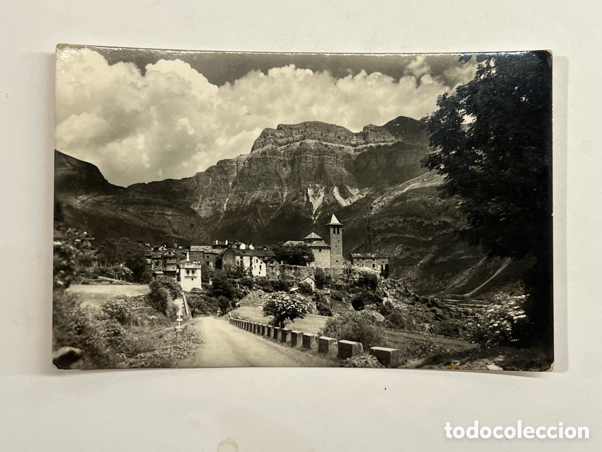 Postales: TORLA (Huesca) Postal No.45, El pueblo y al fondo Mondarruego. Talleres Zerkowitz (h.1950?) S/C